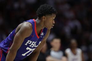 500开奖公告-76人官方：新秀VJ-埃奇库姆左手拇指扭伤 将缺席赌城夏联首战